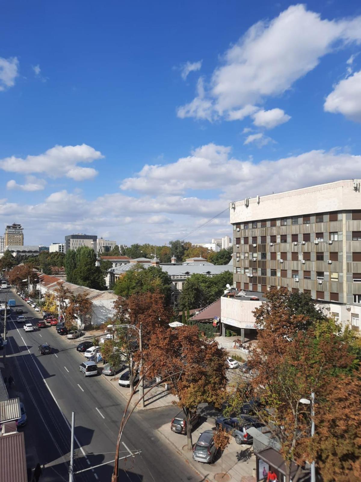 Glass Cube Hotel Chişinău Extérieur photo